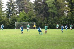 Fußballspiel auf dem Sportplatz